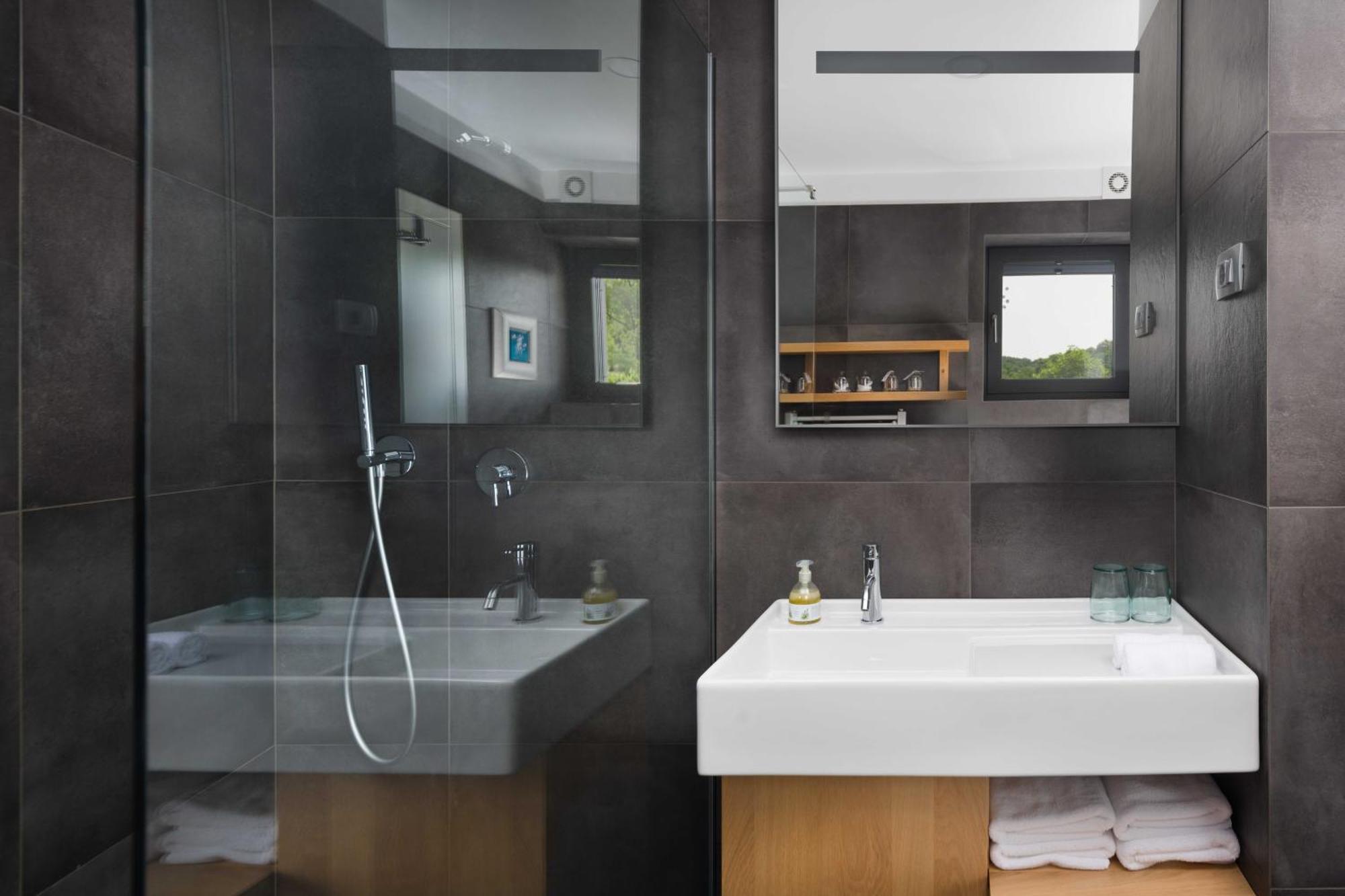 Villa Artes With Free Hot Tub & Sauna Branik Bagian luar foto
